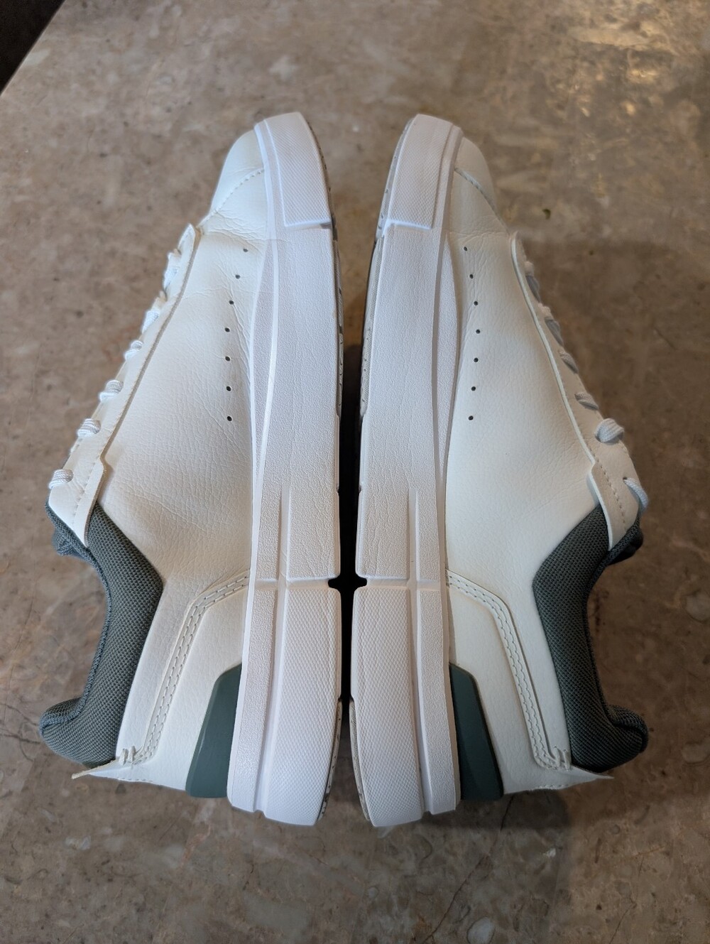 On The Roger Advantage Olive -white Swiss Engineering Shoes Men Size 8.5 No Box - Picture 7 of 13